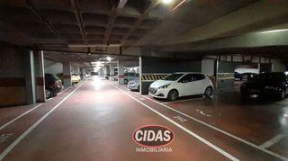 Garaje en alquiler en Milán - Pumarín - Teatinos en Oviedo