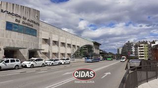 Garaje en alquiler en Milán - Pumarín - Teatinos en Oviedo