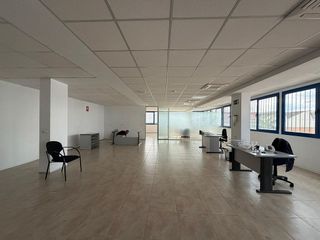 Nave industrial en alquiler en Churriana en Málaga