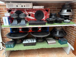 Amplificadores, Subwoofers y Medios