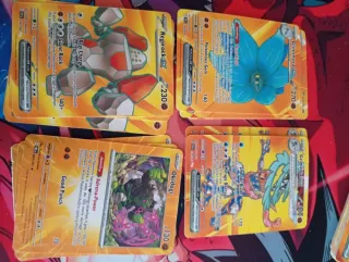 Cartas Pokémon Snorlax y Squawkabilly GX