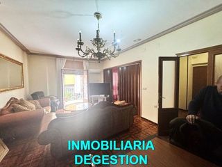 Piso en venta en Linares