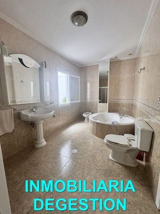Piso en venta en Linares
