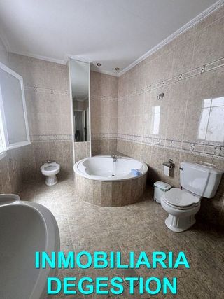 Piso en venta en Linares