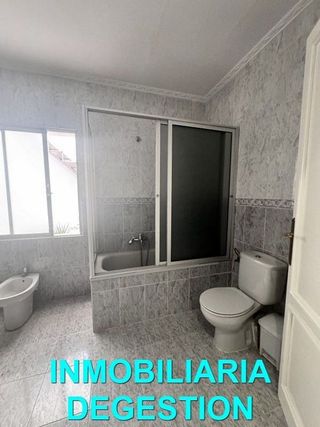 Piso en venta en Linares