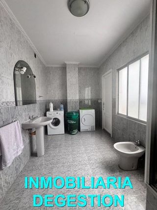 Piso en venta en Linares