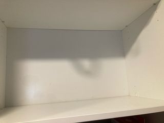 Armadio con 3 ante scorrevoli in legno e metallo