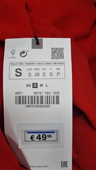 Mono corto cruzado rojo Zara botones dorados