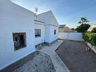 Chalet en venta en La Siesta - El Salado - Torreta en Torrevieja