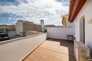 Edificio en venta en Zubia (La)