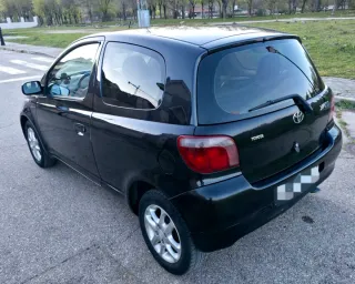 Toyota Yaris 2000
