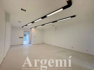 Local comercial en venta en Palau-solità i Plegamans