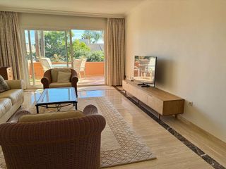 Piso en venta en Puerto Banús en Marbella