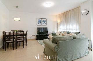 Piso en alquiler en Santa Catalina - Canteras en Palmas de Gran Canaria(Las)