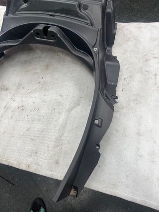 Tapa Baúl Asiento Piaggio MP3 125/250