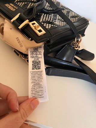 Bolso Guess Negro y Multicolor