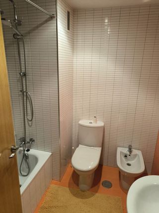 Piso en alquiler en Tenderina Alta - Fozaneldi en Oviedo