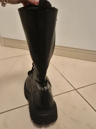 Stivali anfibi neri Cafe Noir