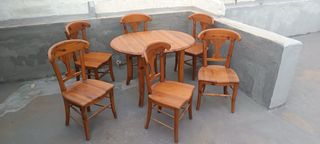 Conjunto mesa y 6 sillas madera.