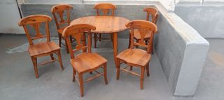 Conjunto mesa y 6 sillas madera.