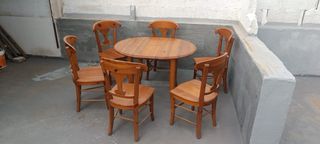 Conjunto mesa y 6 sillas madera.