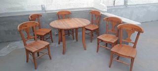 Conjunto mesa y 6 sillas madera.