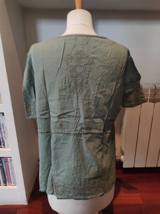 Top Kookai bordado artesanal verde t. S