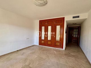 Piso en venta en Playamar en Torremolinos