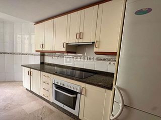 Piso en venta en Playamar en Torremolinos