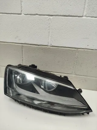 Faros Volkswagen Jetta MK6 de 2014