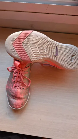 Botas fútbol Vinicius Nike rosa T.36
