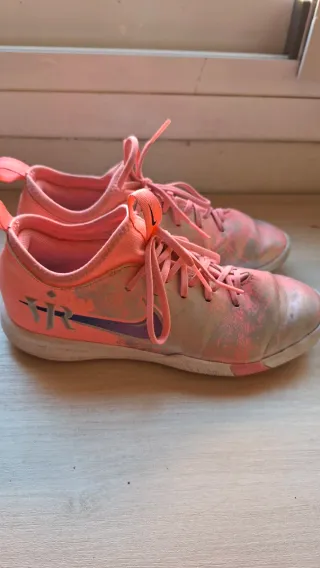 Botas fútbol Vinicius Nike rosa T.36