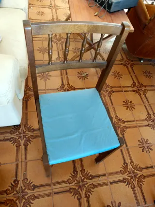 Mesa de salón con 6 sillas