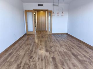 Piso en venta en Poniente-Norte - Miralbaida - Parque Azahara en Córdoba