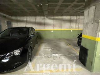 Garaje en venta en Palau-solità i Plegamans