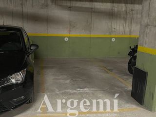 Garaje en venta en Palau-solità i Plegamans