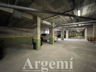 Garaje en venta en Palau-solità i Plegamans
