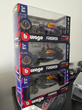 Lote 3x F1 Red Bull Racing RB19 Bburago