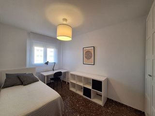 Piso en alquiler en Romareda en Zaragoza