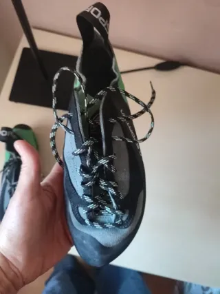 Scarponi da arrampicata La Sportiva