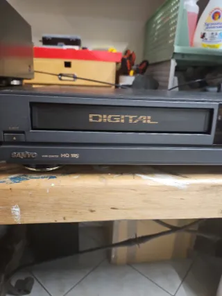 Videoregistratore Sanyo HQ VHS d5670I