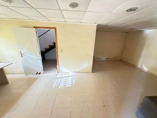 Local comercial en alquiler en Zona Polígono en Alzira