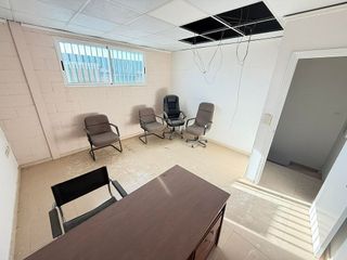 Local comercial en alquiler en Zona Polígono en Alzira