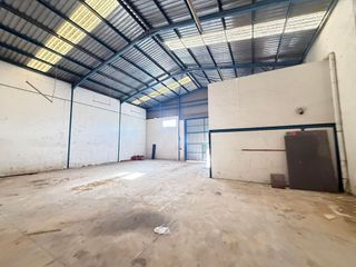 Local comercial en alquiler en Zona Polígono en Alzira