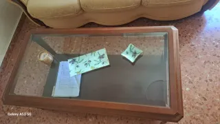 Sofá y mesa de centro