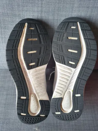 Scarpe sportive Adidas unisex taglia 43.5