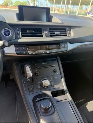Lexus CT200h