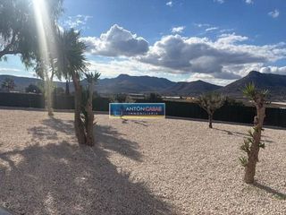 Chalet en venta en Novelda