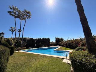 Casa adosada en alquiler en Los Naranjos - Las Brisas en Marbella