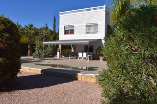 Chalet en venta en Peña de las Águilas en Elche
